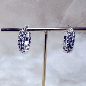Napier Rope Design Silver Tone Hoop Earrings NWOT